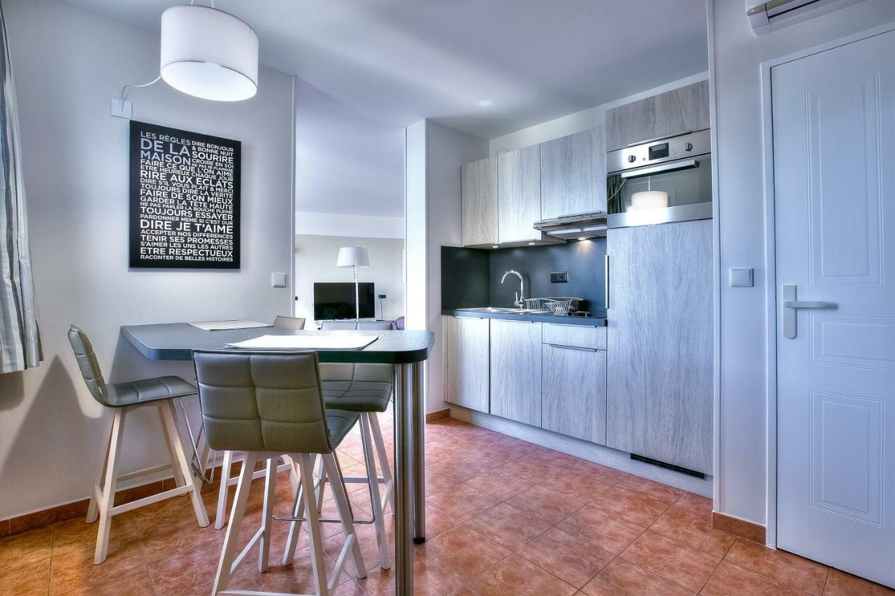 Penthouse Vue Mer Avec Rooftop,Jacuzzi,Et Parking Prive อองทีบส์ ภายนอก รูปภาพ